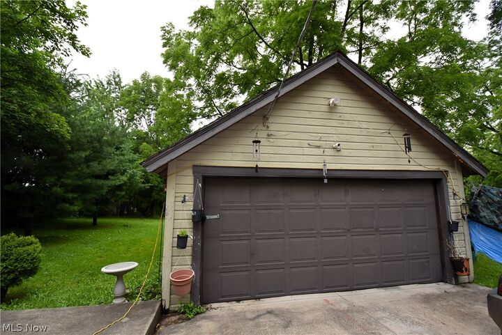 Property Photo:  3260 Vestal Road  OH 44509 