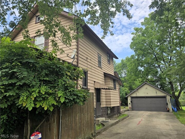 Property Photo:  3260 Vestal Road  OH 44509 