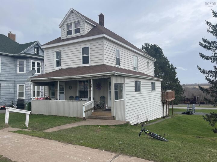 147 Mackay Street — photo 1