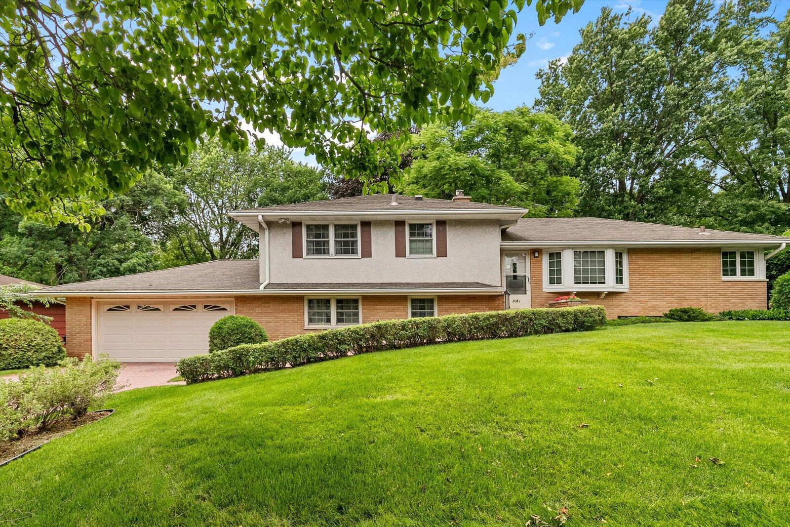 Property Photo:  3081 Chatsworth Street N  MN 55113 