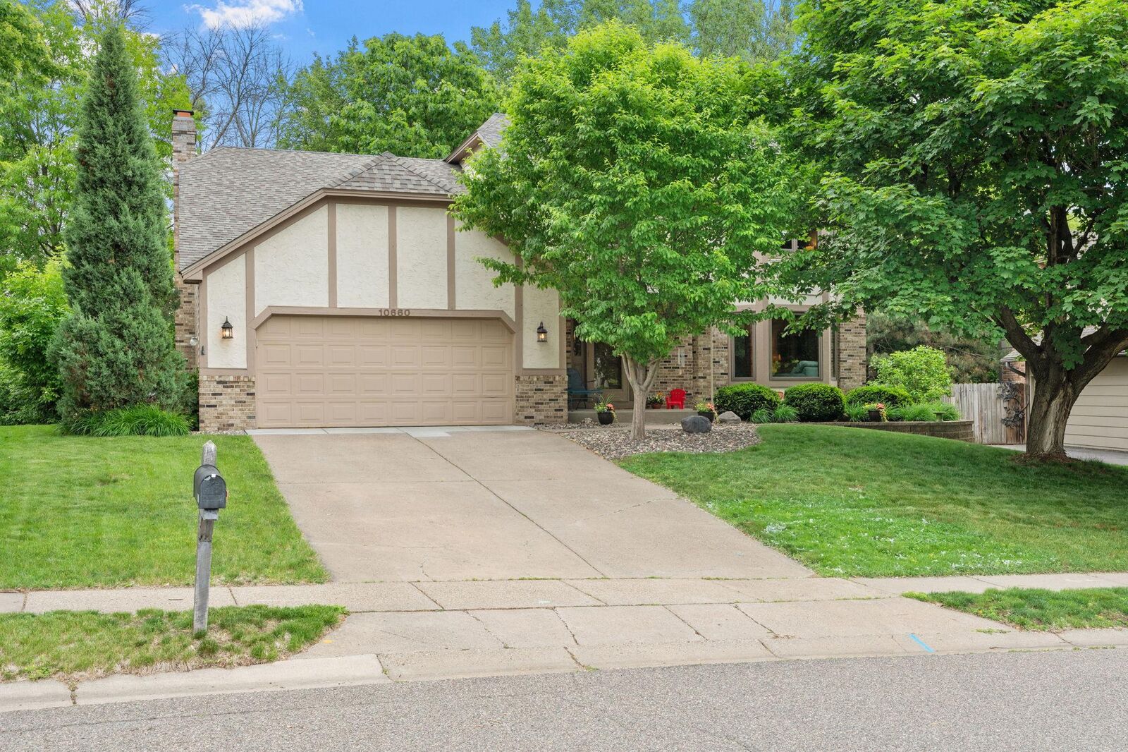 Property Photo:  10660 47th Avenue N  MN 55442 