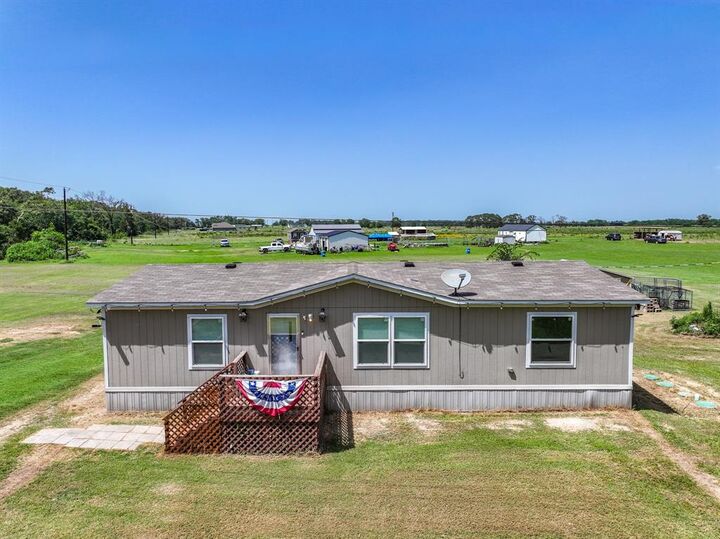 Property Photo:  2721 County Road 3344  TX 75471 