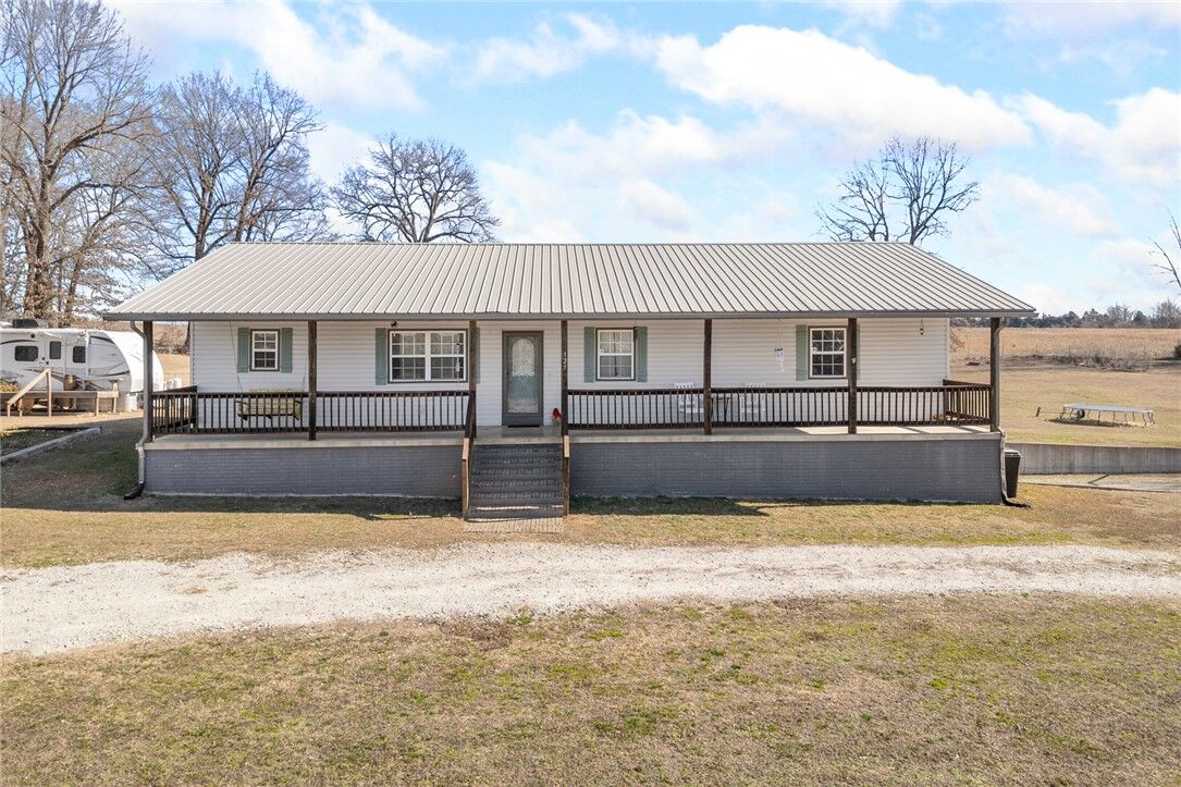 Property Photo: 127 Walnut Lane AR 72685