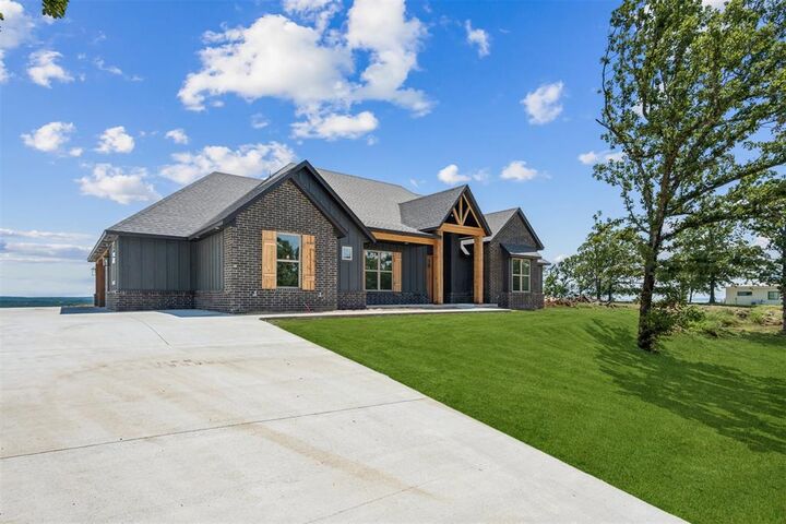 Property Photo: 417949 E 1218 Drive OK 74455
