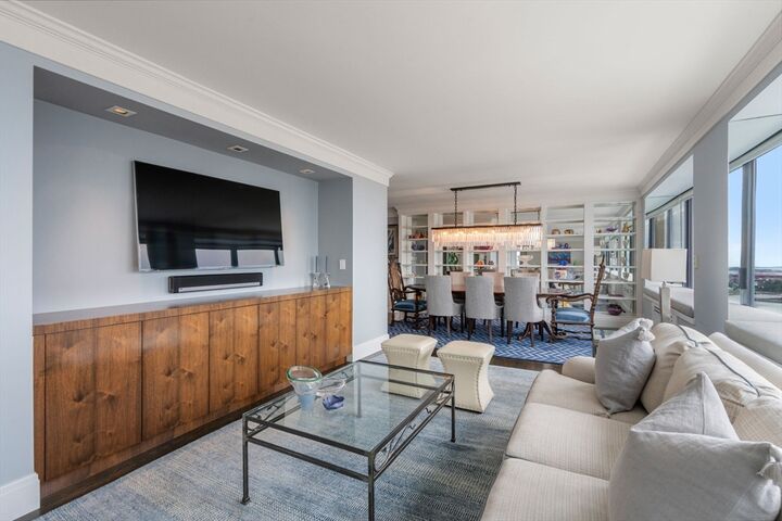 Property Photo:  85 E India Row 26ab  MA 02110 