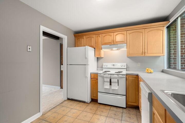 Property Photo: 7 Longwood Drive 207 MA 01810