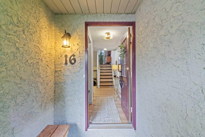 Property Photo: 140 Point Drive NW 16 AB T3B 4W3