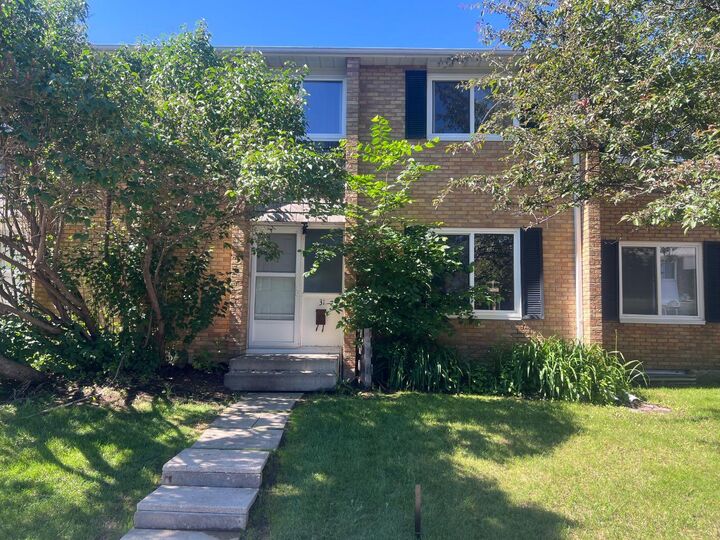 Property Photo: 31 Ridgewood Terrace AB T8M 0E9