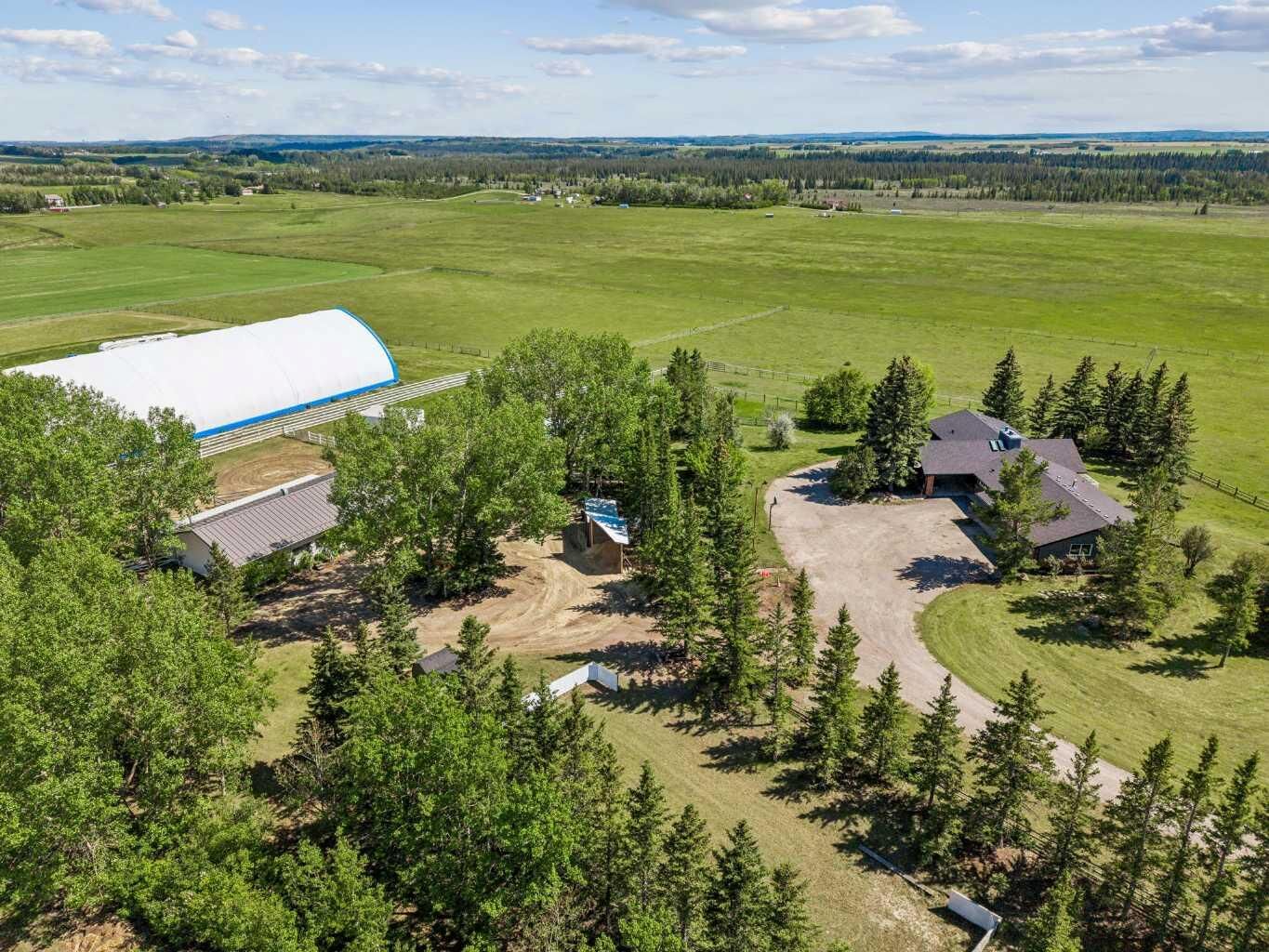 Property Photo: 243036 Range Road 34 AB T3Z 2G1