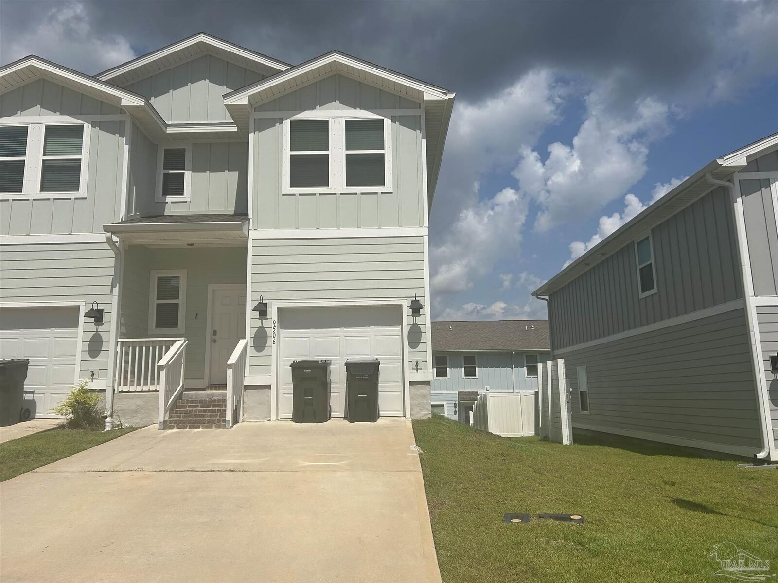Property Photo: 9506 Nature Creek Cir FL 32526