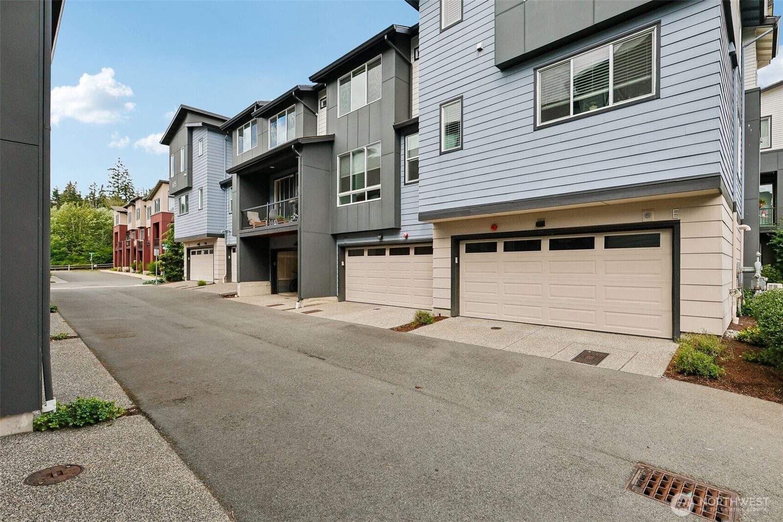 Property Photo:  615  238th Street SE D  WA 98021 