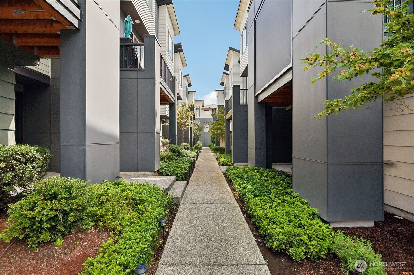 Property Photo:  615  238th Street SE D  WA 98021 