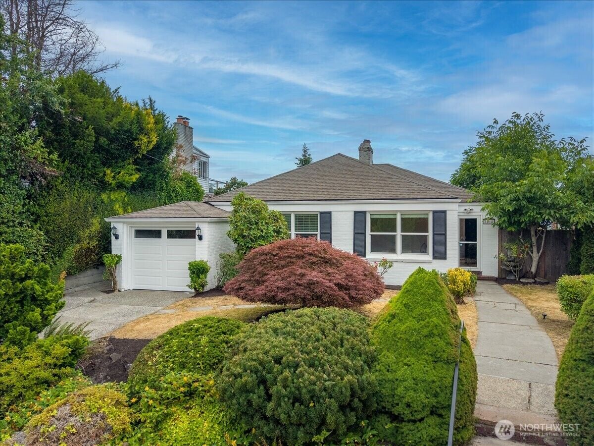 Property Photo:  5018  28th Avenue S  WA 98108 