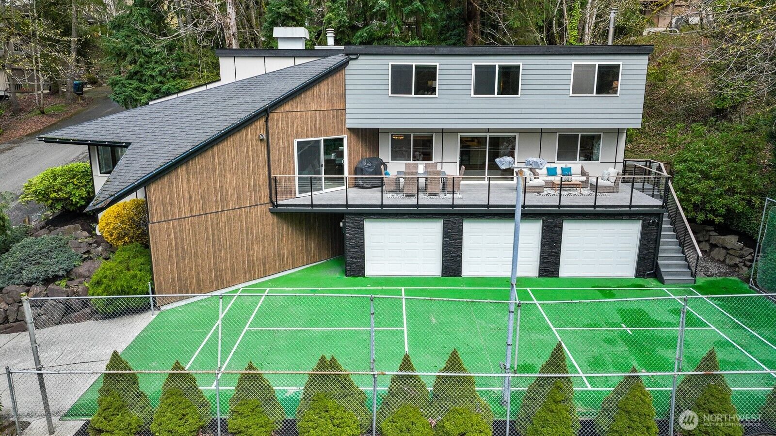 Property Photo:  4830  88th Place SE  WA 98040 