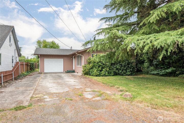 Property Photo:  3257  Pine Street  WA 98632 