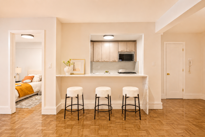 Property Photo:  415 Beverley Road 1R  NY 11218 
