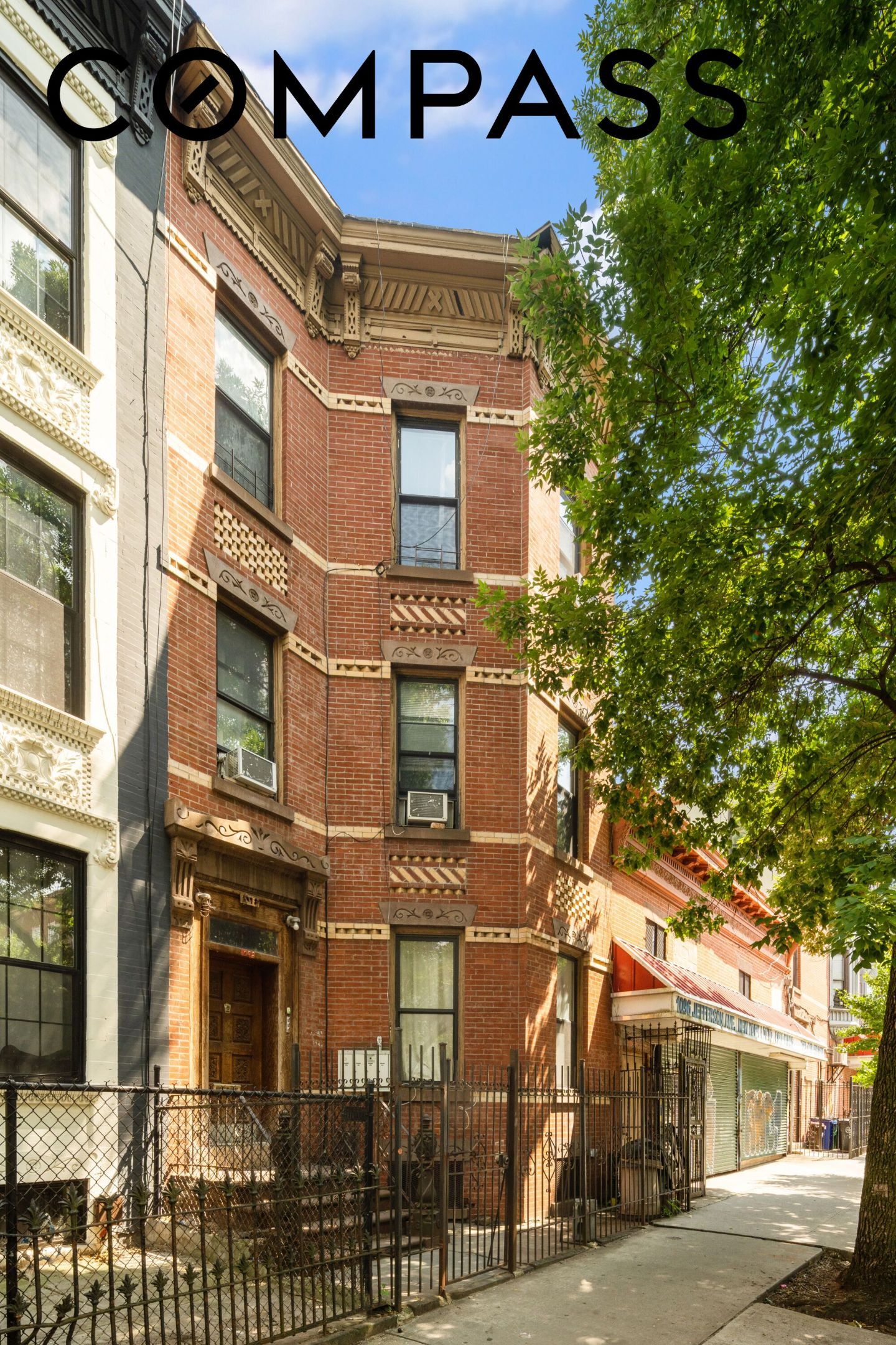 Property Photo: 1098 Jefferson Avenue NY 11221