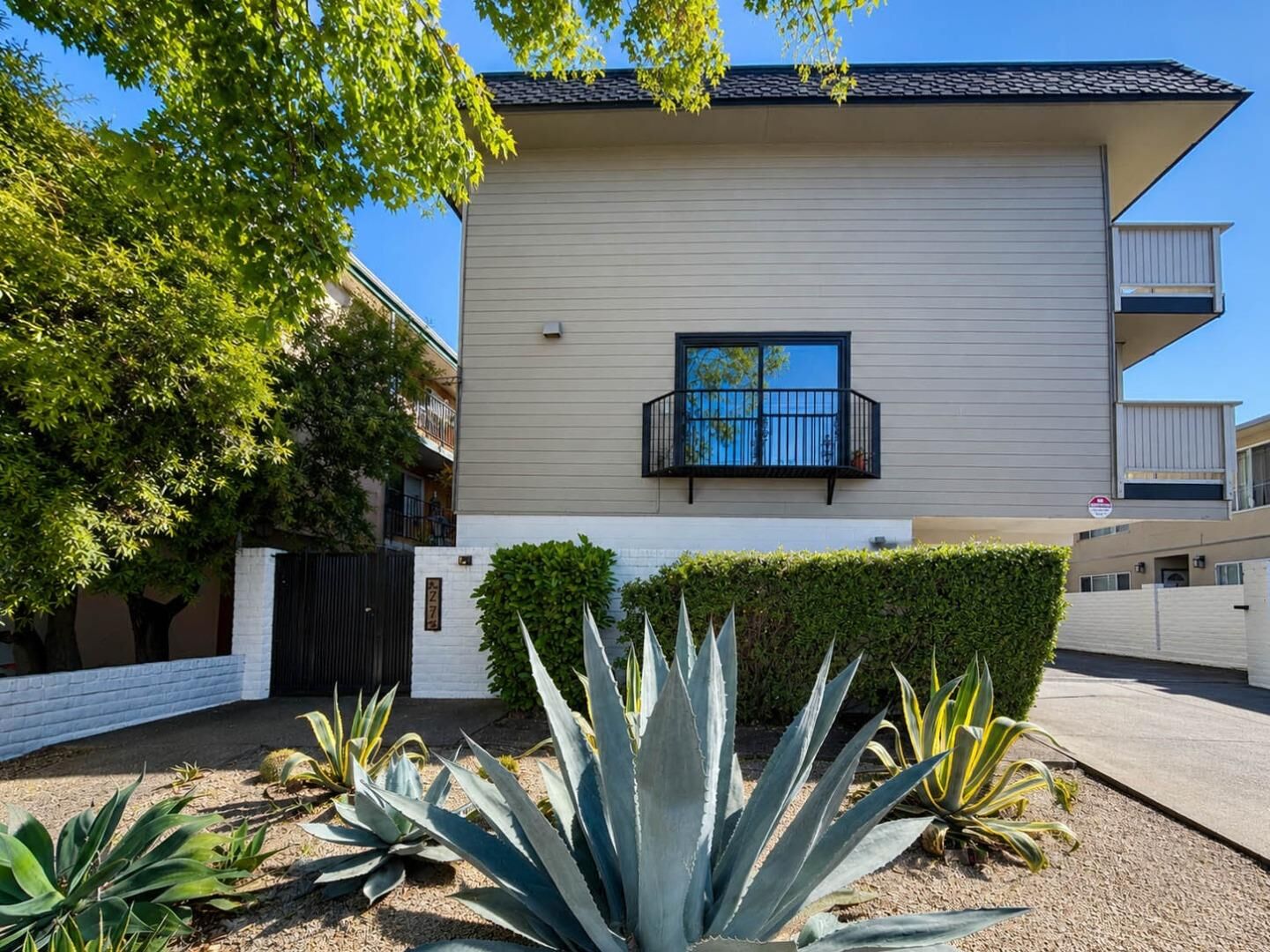 Property Photo: 27 El Camino Real 1 CA 94010