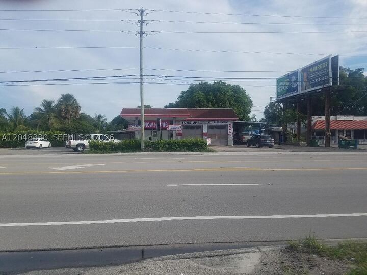 Property Photo: 3750 N 10th Ave N FL 33461