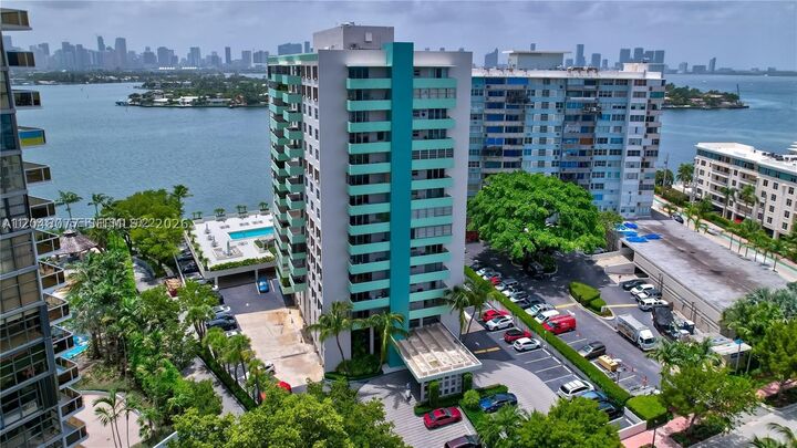 Property Photo: 5 Island Ave 8H FL 33139
