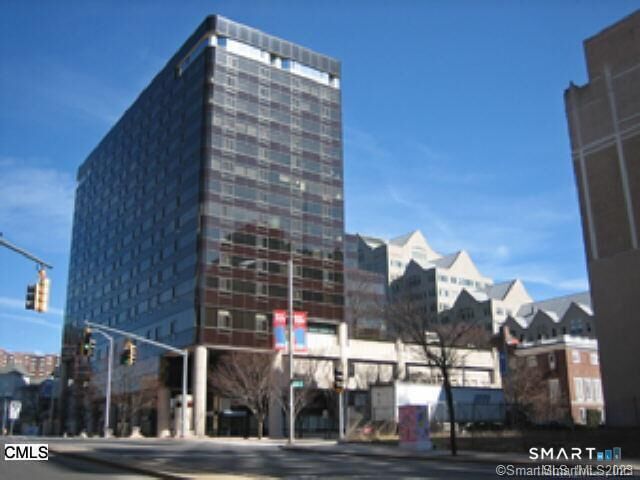 Property Photo:  127 Greyrock Place 1507  CT 06901 