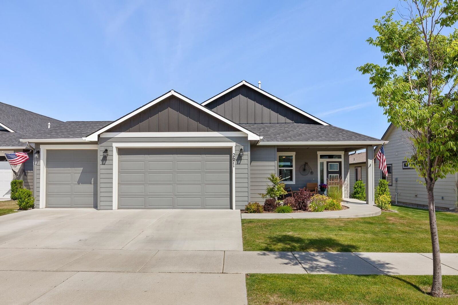 Property Photo:  2671 N Heton Ln  WA 99019 