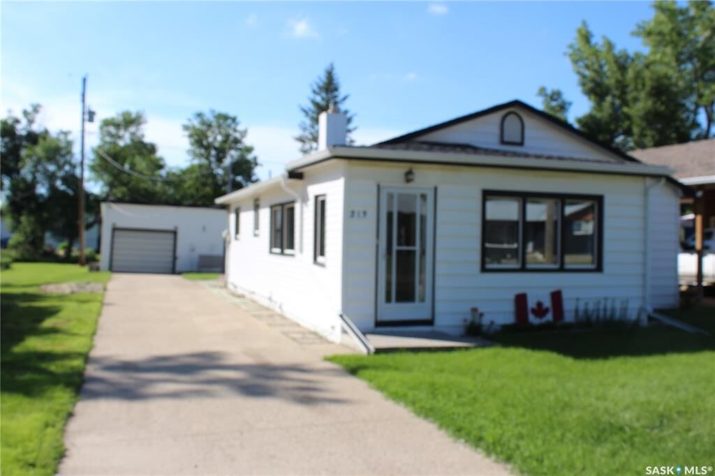 Property Photo: 213 Westman Street SK S0C 1S0
