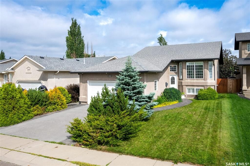 Property Photo:  1626 Briarwood Road  SK S7V 1H2 