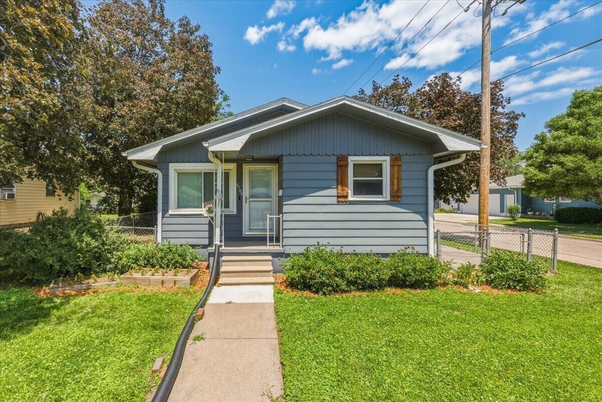 Property Photo:  3100 9th  Avenue  IA 51501 