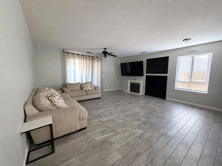 Property Photo: 1391 Columbia Avenue CA 93274