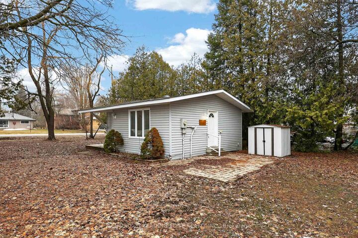 Property Photo: 2073 Kate Avenue ON L9S 1Y3