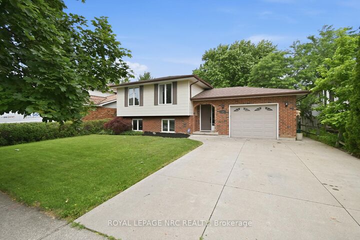 12 Harvest Oak Drive — photo 1