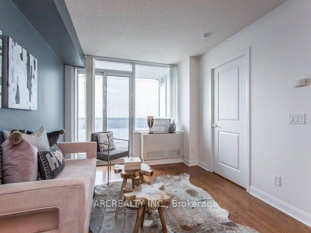 Property Photo:  4968 Yonge Street 3611  ON M2N 7G9 