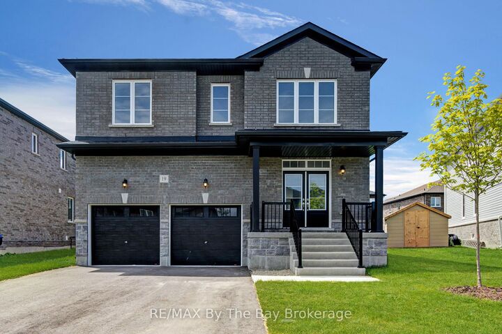 19 Amber Drive — photo 1