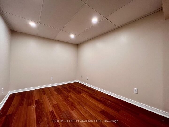 Property Photo: 27 Wharncliffe Road S ON N6J 2J5