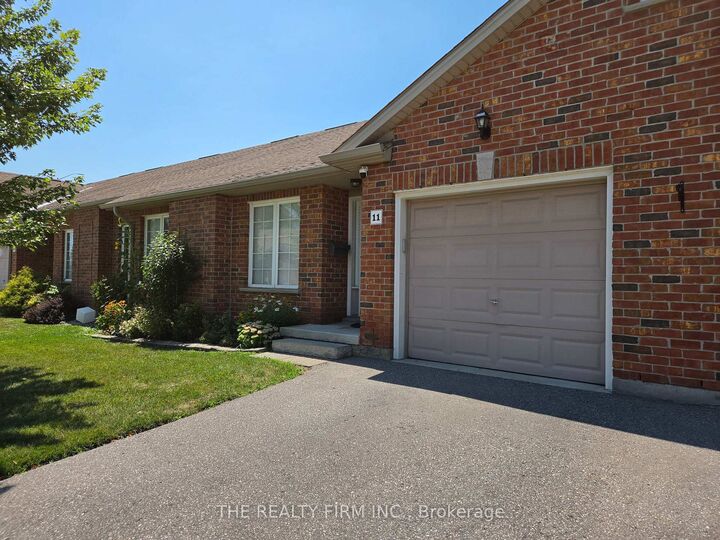 100 Stroud Crescent 11 — photo 1