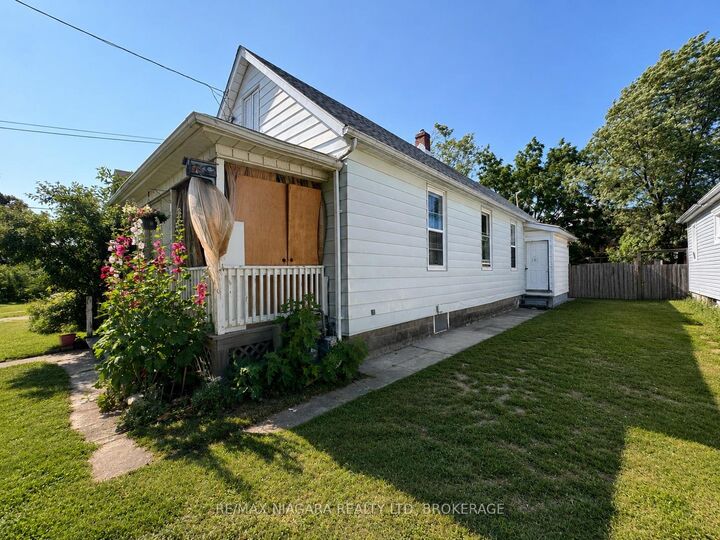 Property Photo: 136 Regent Street ON L3B 4H8