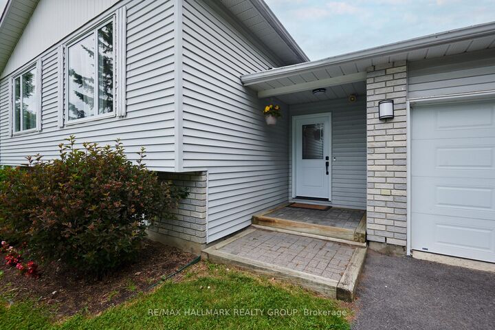 Property Photo: 7 Daze Street ON K0A 1W0