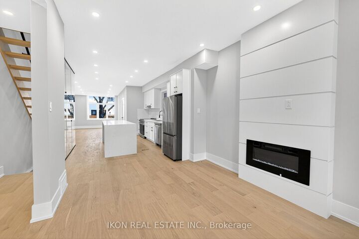 Property Photo: 475 Delaware Avenue ON M6H 2V1