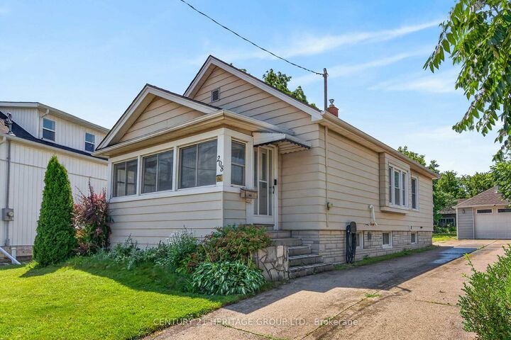 208 Carlton Street — photo 1