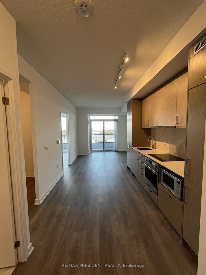 Property Photo: 60 Honeycrisp Crescent 616 ON L4K 0N5