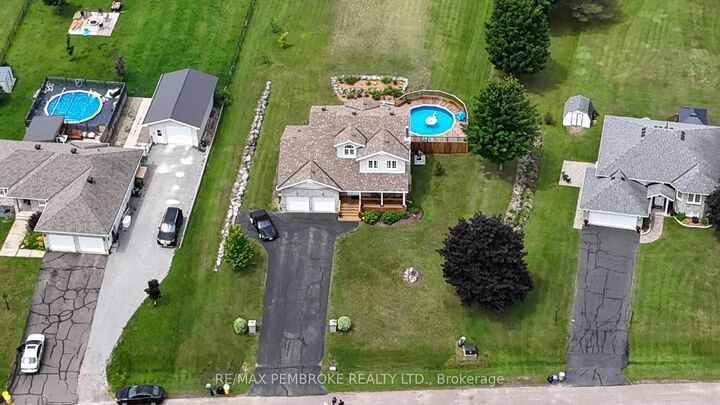 Property Photo: 9 Heron Drive ON K8A 8N8