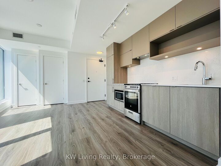 Property Photo:  100 Queen Street E 3006  ON M5C 0B5 