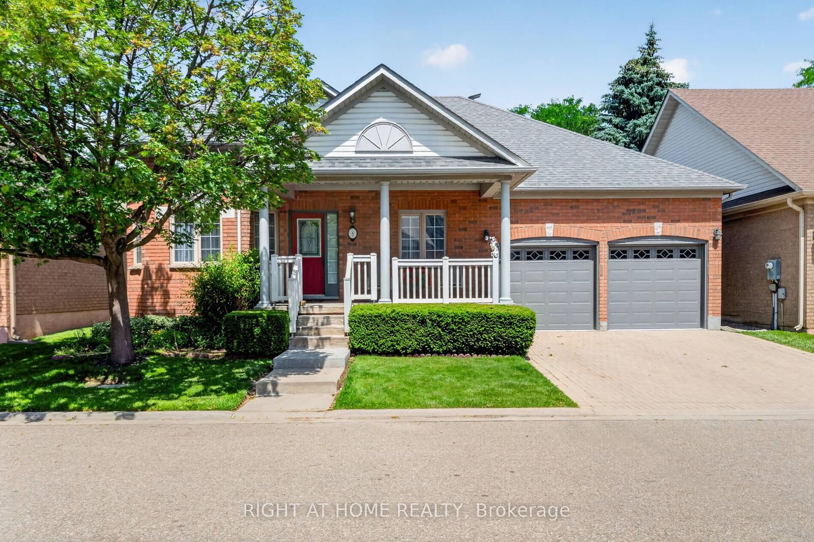 Property Photo:  5 Orchard Park Gate  ON L6R 1W5 