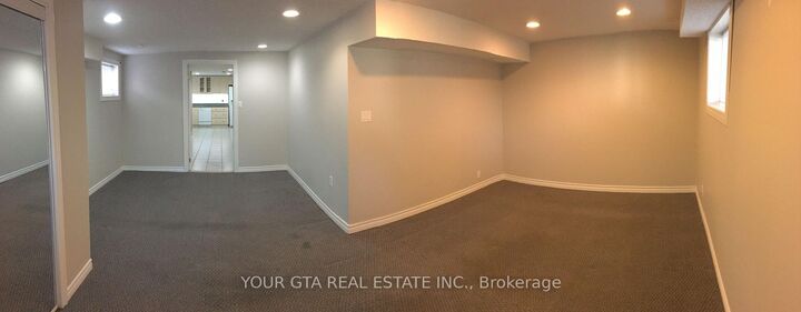 Property Photo:  147 Bonham Blvd Boulevard Lower  ON L5M 1C9 