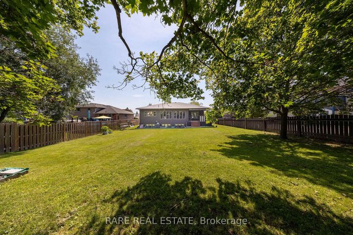 Property Photo: 258 Union Av Avenue ON L9L 1C2