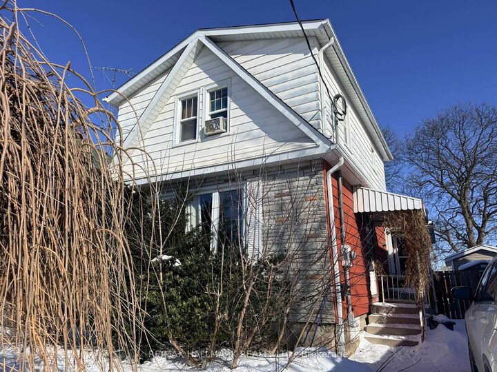 Property Photo: 87 Gladstone Avenue ON L1J 4E4