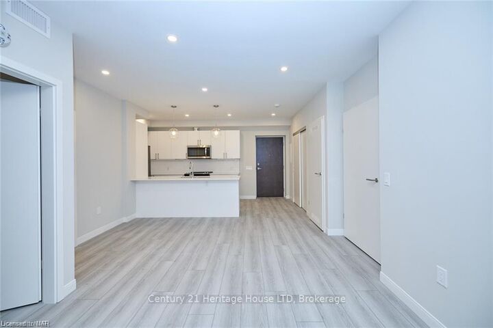 Property Photo:  118 West Street 704  ON L3K 4E6 