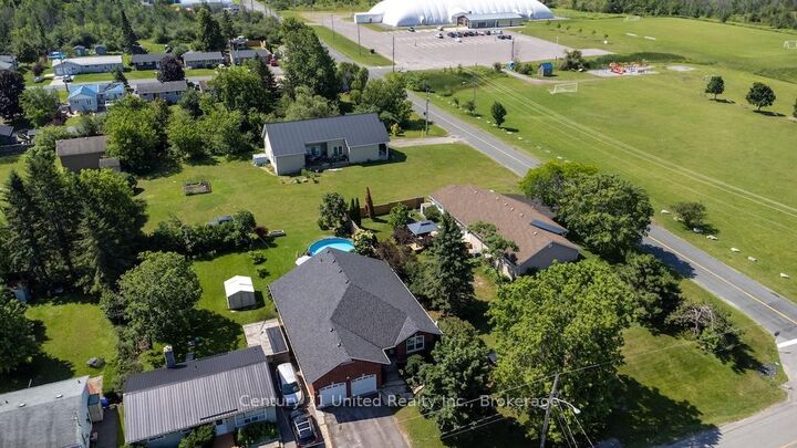 Property Photo: 50 Bay Street ON K0L 1Y0