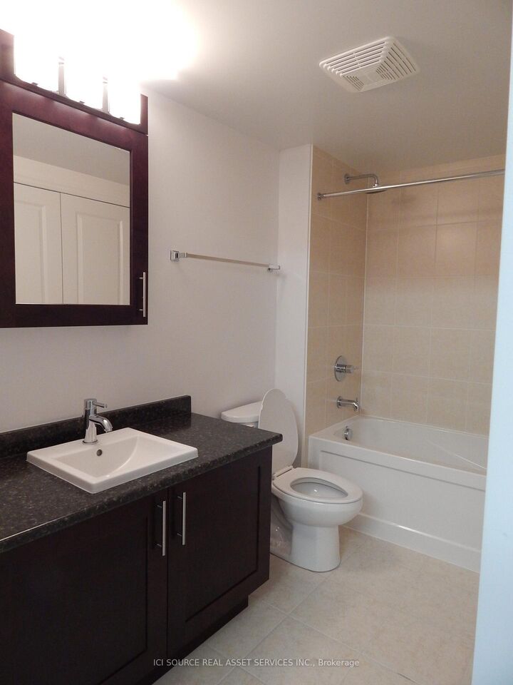 Property Photo:  242 Rideau Street 705  ON K1N 0B7 